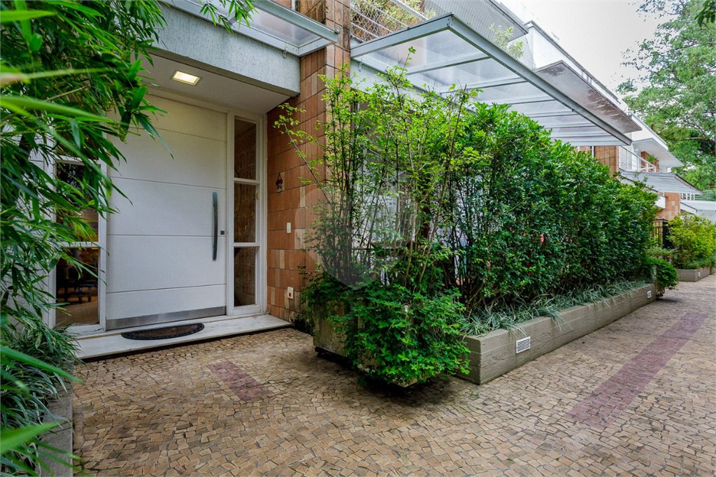 Casa à venda com 4 suítes no condomínio Las Cumbres, São Paulo - SP