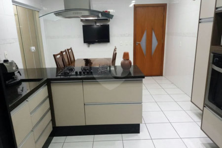 Sobrado à venda com 3 suítes em Vila Mazzei, São Paulo, SP