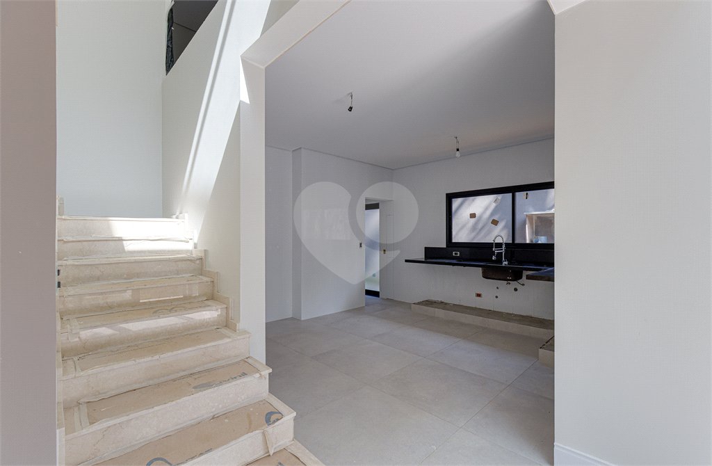 Casa à venda com 4 suítes no condomínio Reserva Robélia, São Paulo - SP