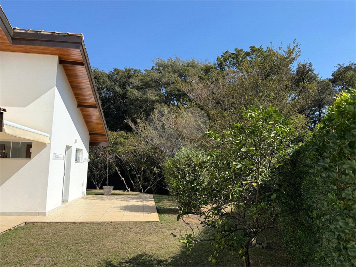 Casa à venda com 3 quartos, sendo 1 suíte, no condomínio Vale do Lago, Sorocaba - SP