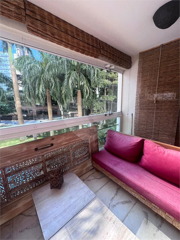Apartamento à venda com 3 quartos, sendo 1 suíte, em Vila Olímpia, São Paulo, SP
