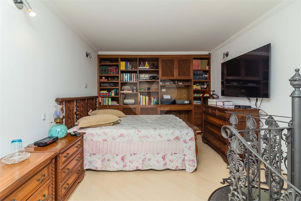 Casa à venda com 4 quartos, sendo 2 suítes, em Jardim Franca, São Paulo, SP