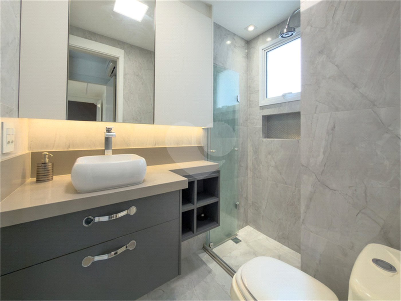 Apartamento à venda com 4 quartos, sendo 2 suítes, em Pinheiros, São Paulo, SP
