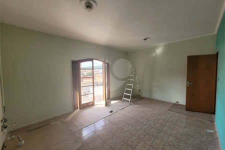 Sobrado à venda com 4 quartos, sendo 1 suíte,  em Jardim Itamaracá, Indaiatuba, SP