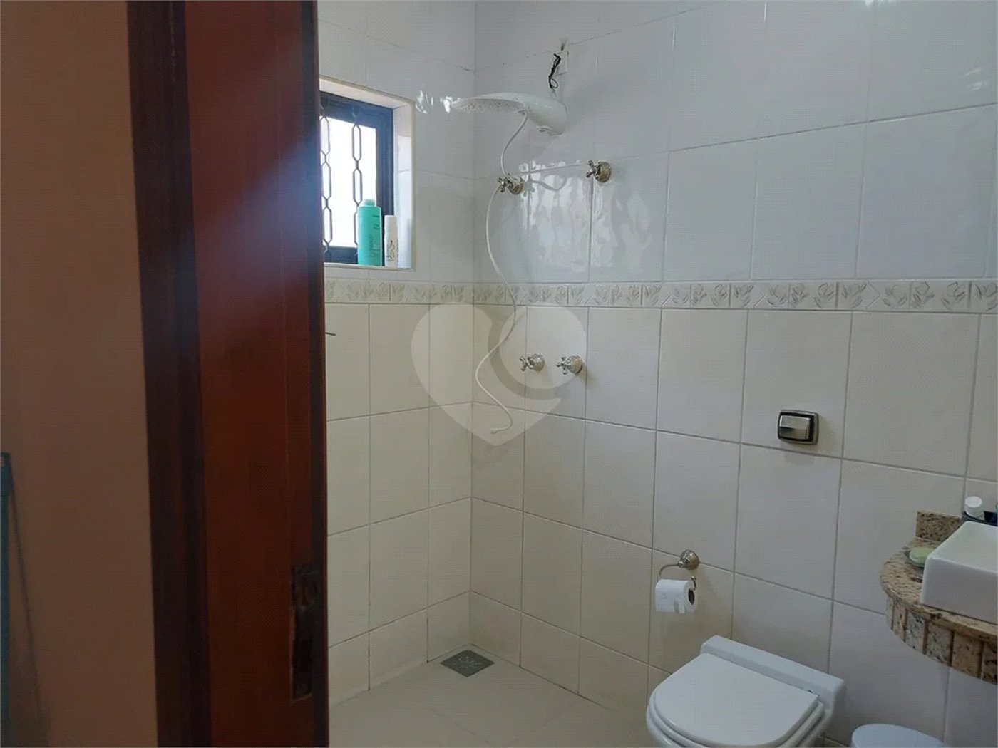 Casa à venda com 4 quartos, sendo 3 suítes, no Centro, Vinhedo, SP