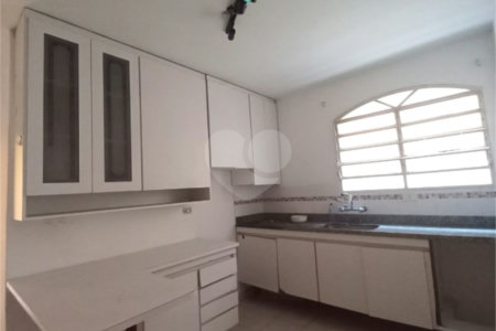 Sobrado à venda com 3 quartos, sendo 1 suíte,  em Jardim Bonfiglioli, São Paulo, SP