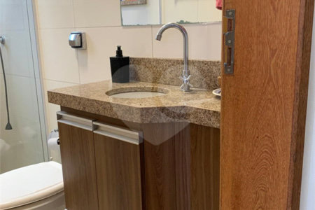 Casa à venda com 3 quartos, sendo 1 suíte, no condomínio Residencial Ponderosa, São Roque - SP