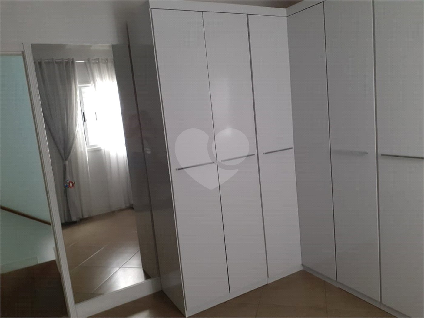 Casa à venda com 2 quartos, sendo 1 suíte, no condomínio Residencial Vila da Serra, São Paulo - SP