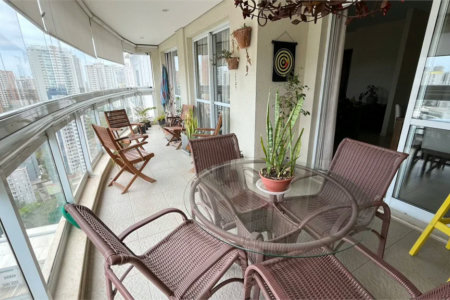 Apartamento à venda com 4 quartos, sendo 3 suítes, em Vila Andrade, São Paulo, SP