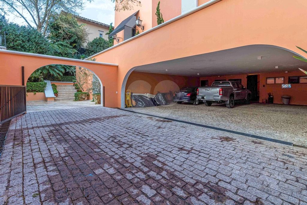 Sobrado à venda com 4 suítes em Jardim Guedala, São Paulo, SP