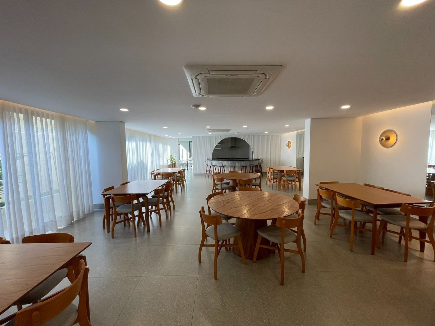 Apartamento 2 dormitórios (1 suíte), porteira fechada, 1 vaga demarcada, no José Menino, Santos