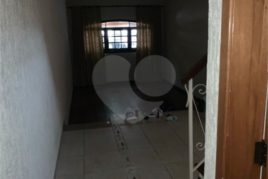 Sobrado à venda com 3 quartos, sendo 1 suíte, em Tremembé, São Paulo, SP