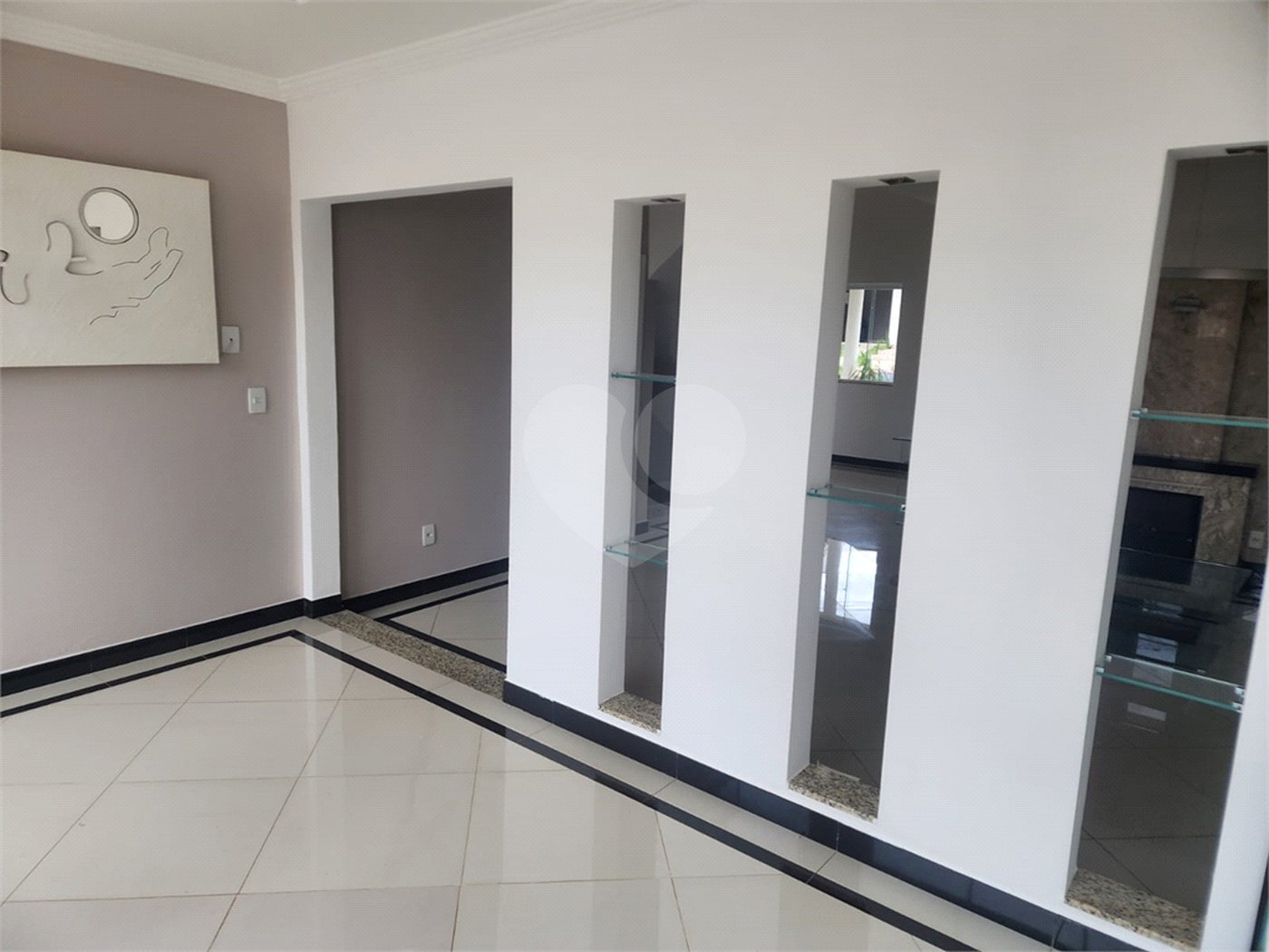 Casa à venda com 3 quartos, sendo 1 suíte, no condomínio Terras de São Francisco, Vinhedo - SP