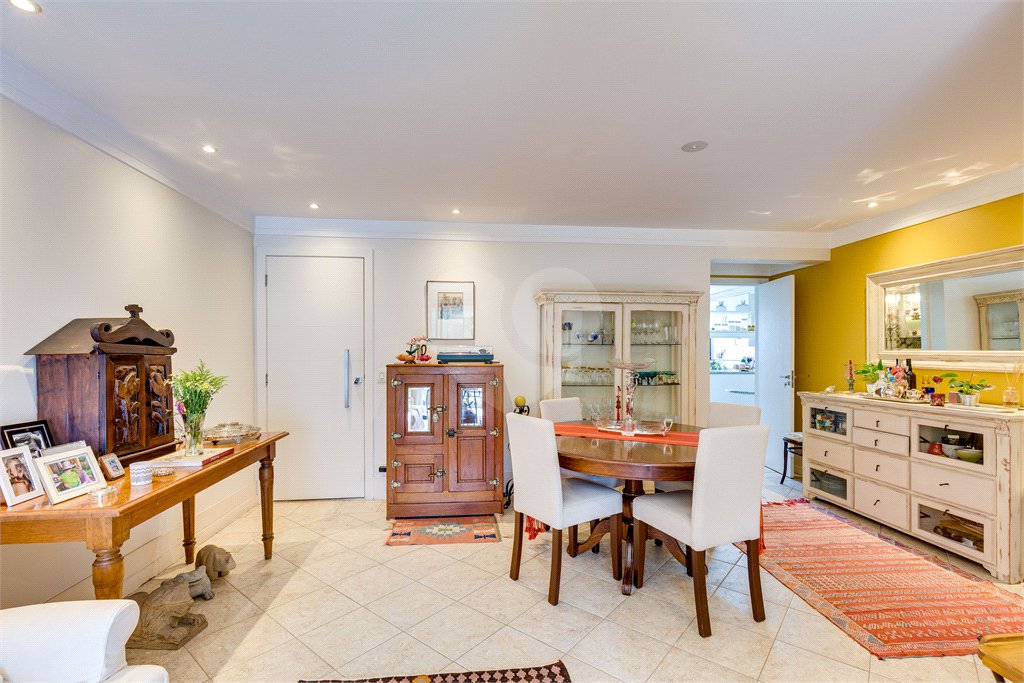 Apartamento à venda com 4 quartos, sendo 2 suítes, em Morumbi, São Paulo, SP