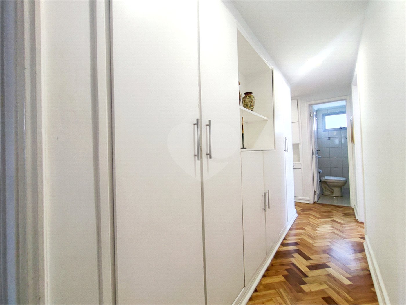 Apartamento à venda com 3 quartos, sendo 1 suíte, em Alto da Boa Vista, São Paulo, SP