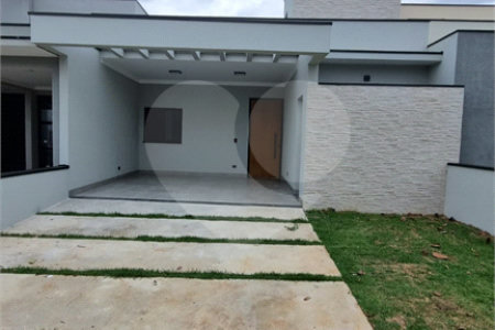 Casa à venda com 3 quartos, sendo 1 suíte, no condomínio Village Moutonnée, Salto - SP