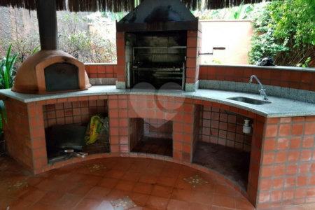 Casa à venda com 4 suítes no condomínio Jardim das Azaléias, São Paulo - SP
