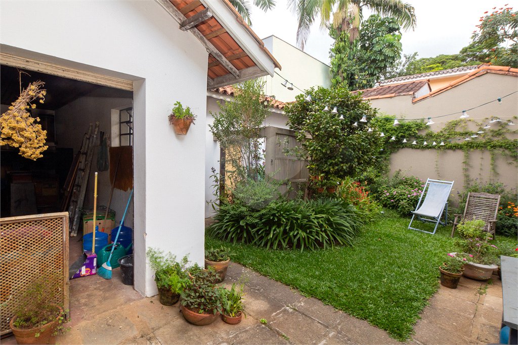 Casa à venda com 3 quartos, sendo 1 suíte, em Alto da Boa Vista, São Paulo, SP