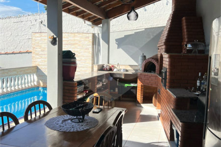 Casa à venda com 3 quartos, sendo 1 suíte, em Retiro das Fontes, Atibaia, SP