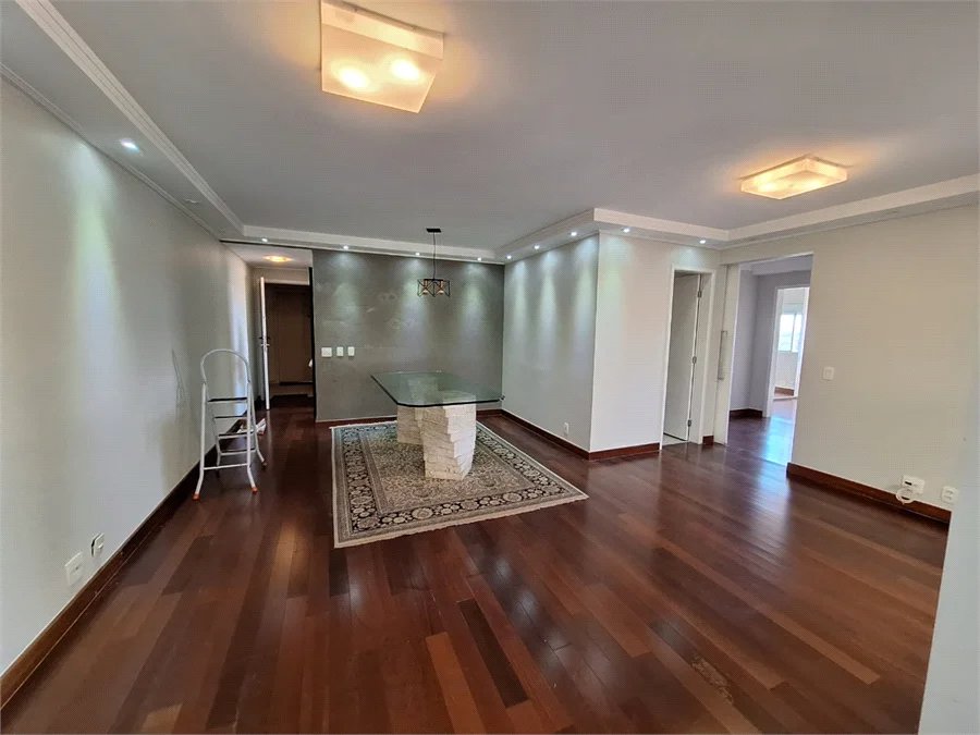 Apartamento para alugar com 3 suítes em Vila Suzana, São Paulo, SP