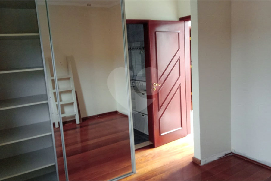 Sobrado à venda com 4 quartos, sendo 3 suítes,  em Horto Florestal, São Paulo, SP