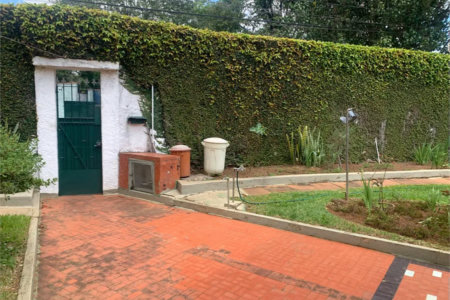 Casa à venda com 6 quartos, sendo 2 suítes,  em Parque São George, Cotia, SP