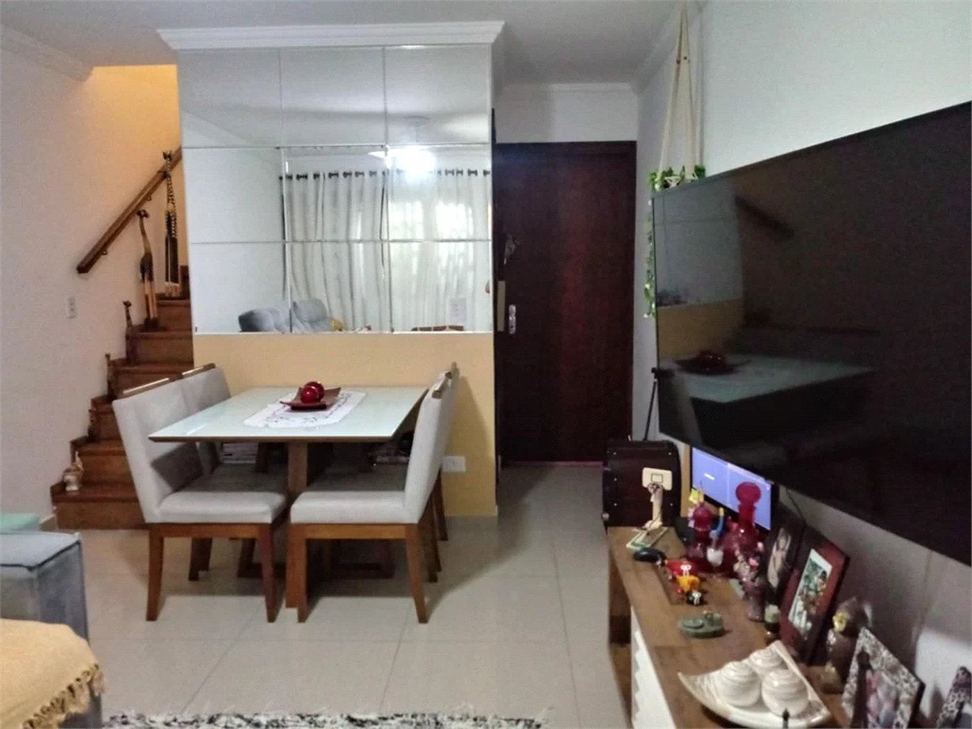 Casa à venda com 3 quartos, sendo 1 suíte, no condomínio Alcides Moreira, São Paulo - SP