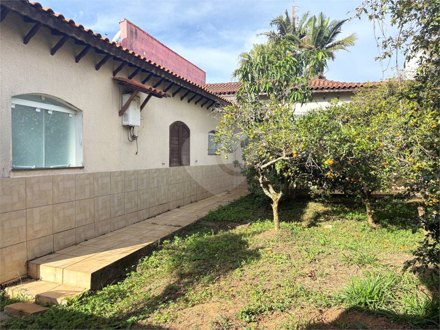 Casa à venda com 4 quartos, sendo 2 suítes,  em Vila Oliveira, Mogi das Cruzes, SP
