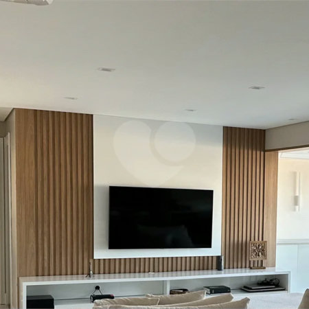 Apartamento de alto padrão com 108 m², 3 dormitórios, 1 suíte, varanda gourmet, planejados, lazer completo e próximo ao Metrô Alto do Ipiranga.