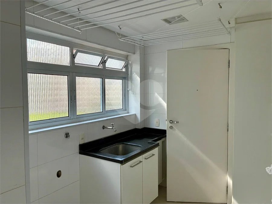 Apartamento de 130m2 à venda com 3 dormitórios e 2 vagas no Campo Belo