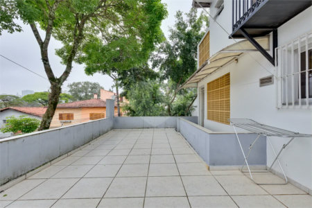 Sobrado com 3 quartos sendo 1 suíte 2 vagas à venda no Alto da Boa Vista – São Paulo/SP