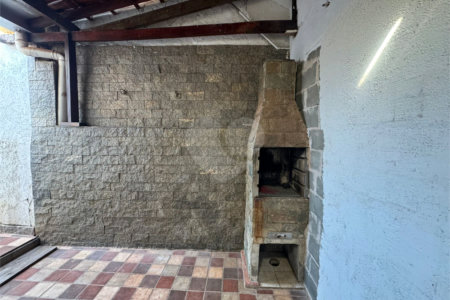 Casa á venda, com 2 Dormitórios e Edícula, em São Carlos-SP.