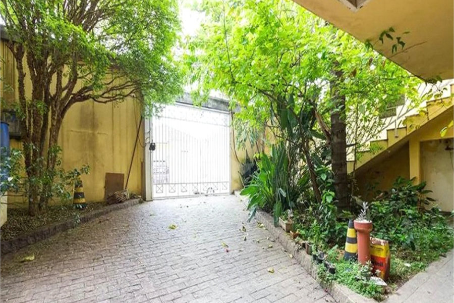 Sobrado à venda ou para alugar com 4 suítes em Vila Paulicéia, São Paulo, SP