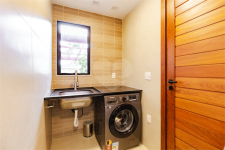 Casa à venda com 3 quartos, sendo 2 suítes, em Caravelas, Armação dos Búzios, RJ