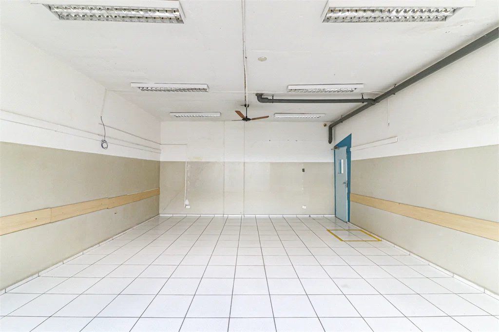 Prédio comercial à venda na Rua Coronel Camisão, 3593 m2 área útil, 1137m2 terreno, 33 salas, 10 vagas