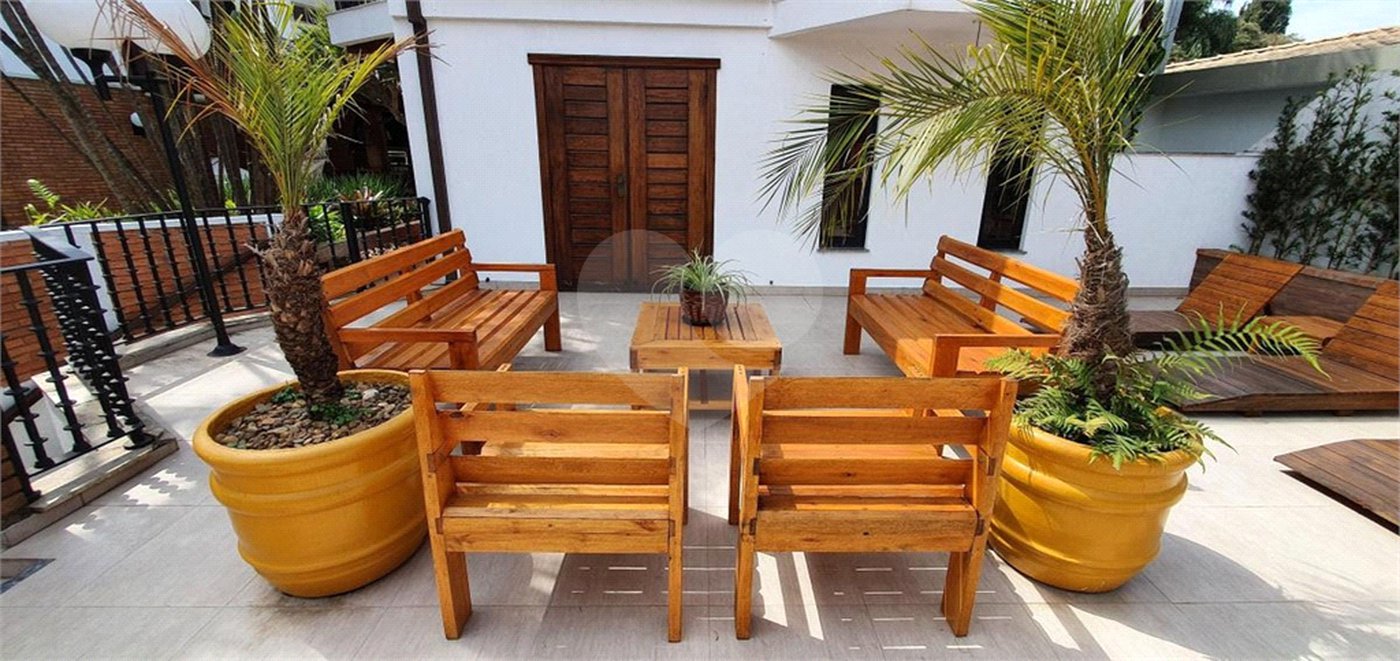 Casa à venda com 5 suítes em Jardim Leonor, São Paulo, SP