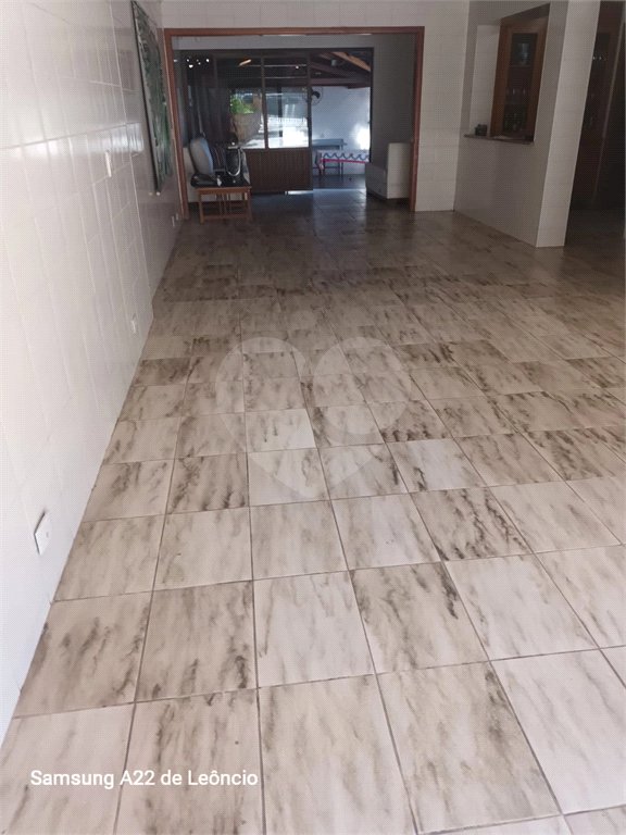 Sobrado à venda com 4 quartos, sendo 1 suíte, em Tremembé, São Paulo, SP