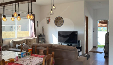 Casa à venda com 3 quartos, sendo 1 suíte,  em Portão, Atibaia, SP