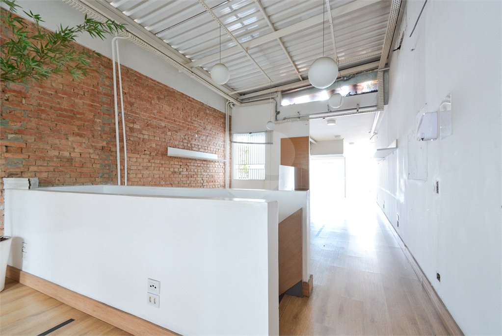 Sobrado à venda ou para alugar com 4 quartos em Vila Clementino, São Paulo, SP
