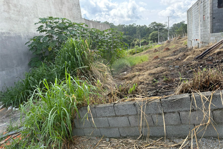 Terreno à venda em Laranjeiras, Caieiras, SP