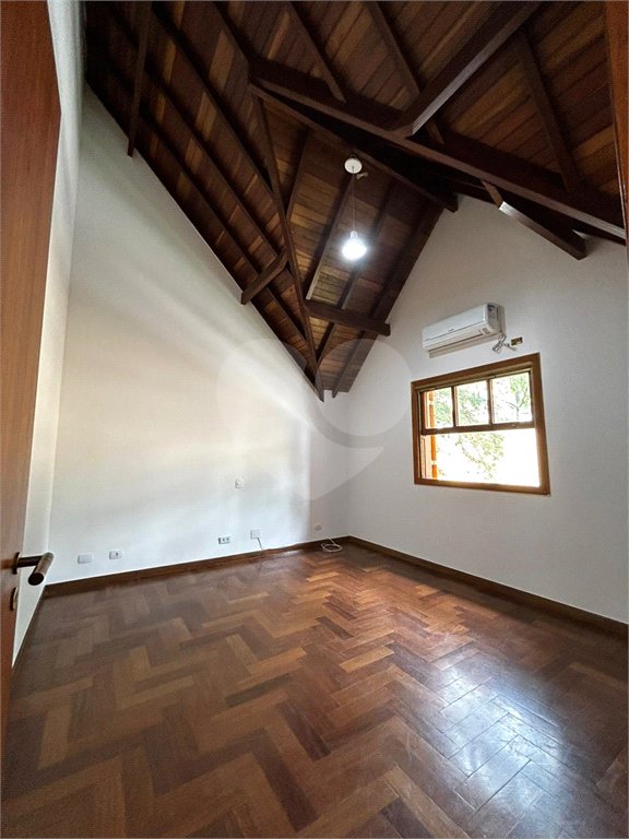 Casa à venda ou para alugar com 4 suítes no condomínio Vilaggio Monte Alegre, São Paulo - SP