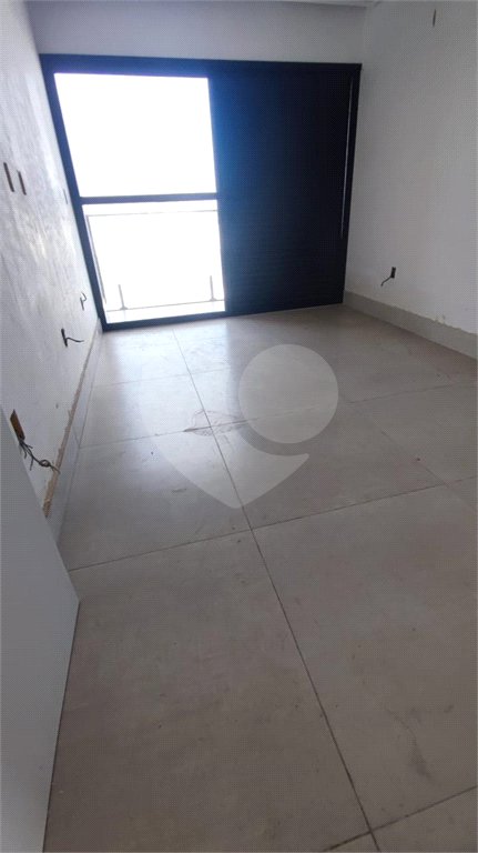 Casa à venda com 3 quartos, sendo 1 suíte,  no condomínio Terras de São Fernando, Cotia - SP
