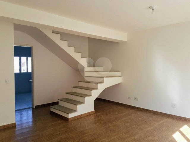 Sobrado à venda com 3 quartos, sendo 1 suíte,  em Jardim Prudência, São Paulo, SP