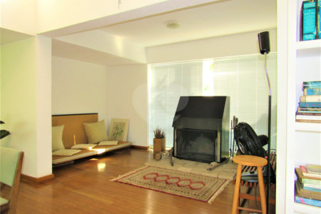 Casa à venda com 3 quartos, sendo 1 suíte, em Guarapiranga, São Paulo, SP