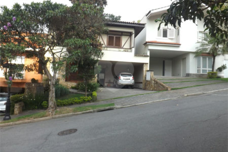 Casa à venda ou para alugar com 4 quartos, sendo 3 suítes,  no condomínio Villa das Flores, São Paulo - SP