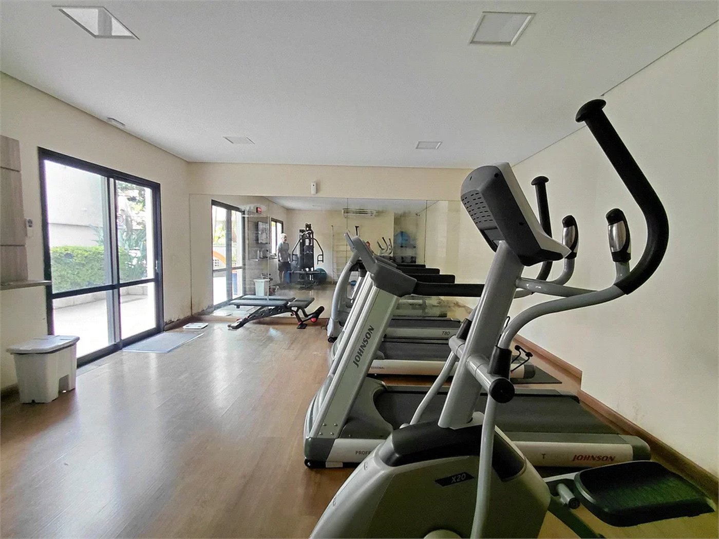 Apartamento à venda com 3 suítes em Vila Romana, São Paulo, SP