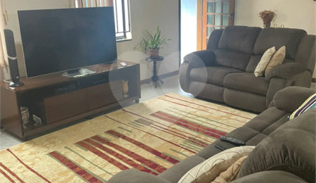 Sobrado à venda com 4 quartos, sendo 1 suíte,  em Tremembé, São Paulo, SP