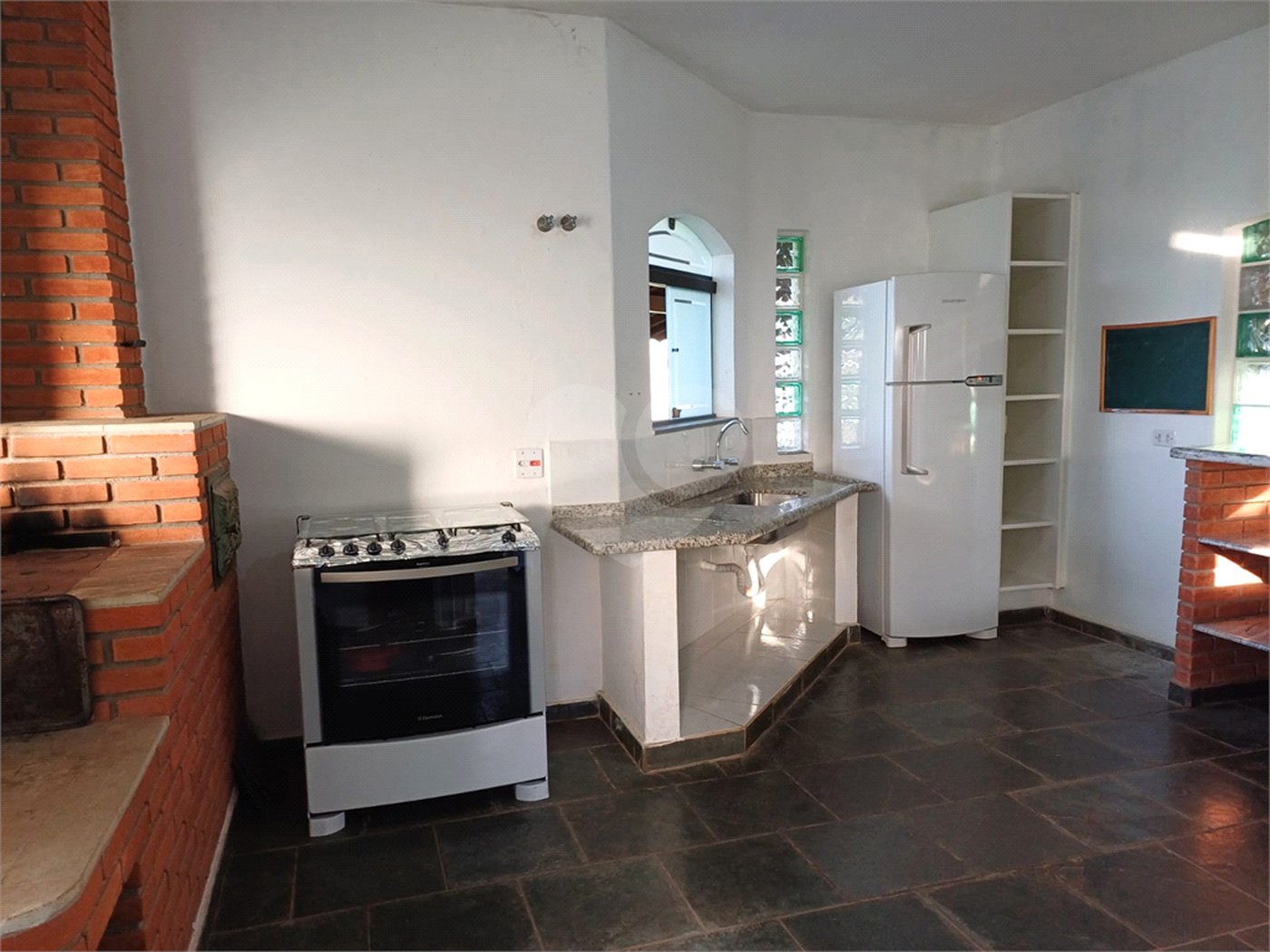 Casa à venda com 3 quartos, sendo 1 suíte, em Alpes D'ouro, Bom Jesus dos Perdões, SP