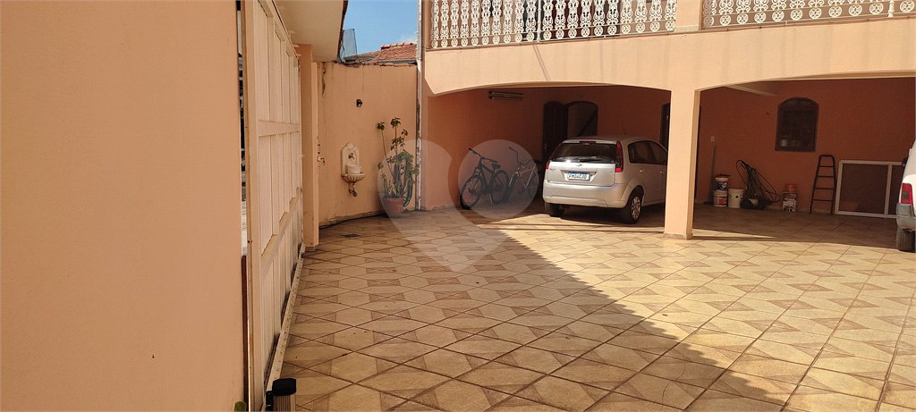 Sobrado à venda com 3 quartos, sendo 1 suíte, em Vila Almeida, Indaiatuba, SP