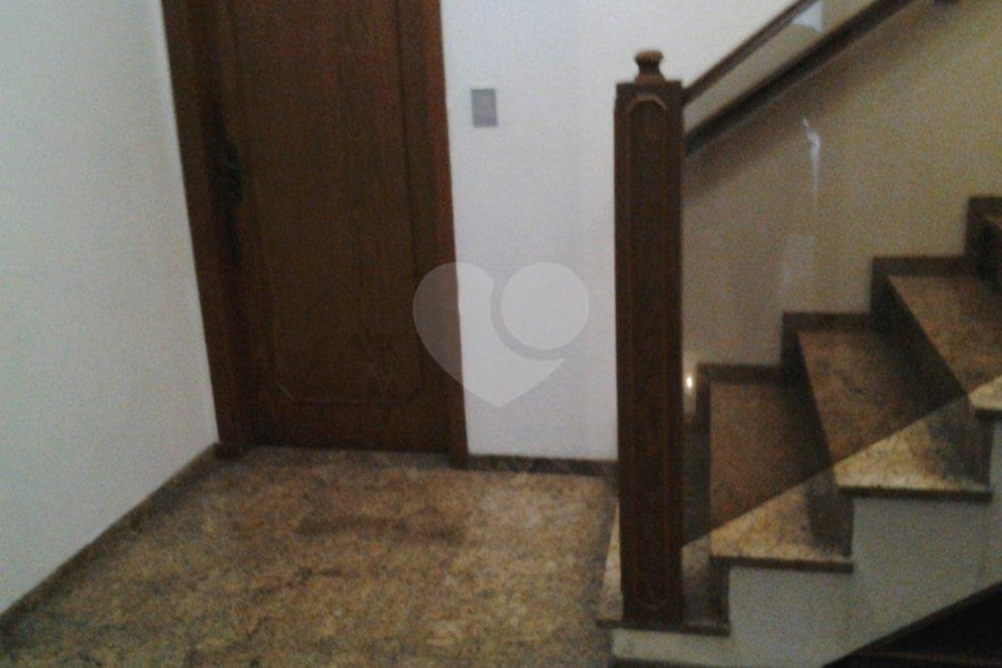Sobrado à venda com 4 quartos, sendo 1 suíte, em Palmas do Tremembé, São Paulo, SP